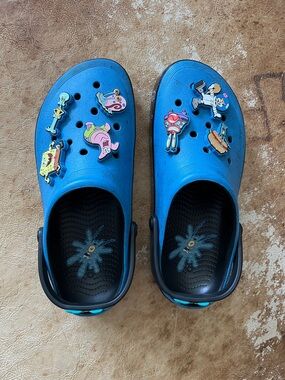 CROCS x SpongeBob size 9M/11W